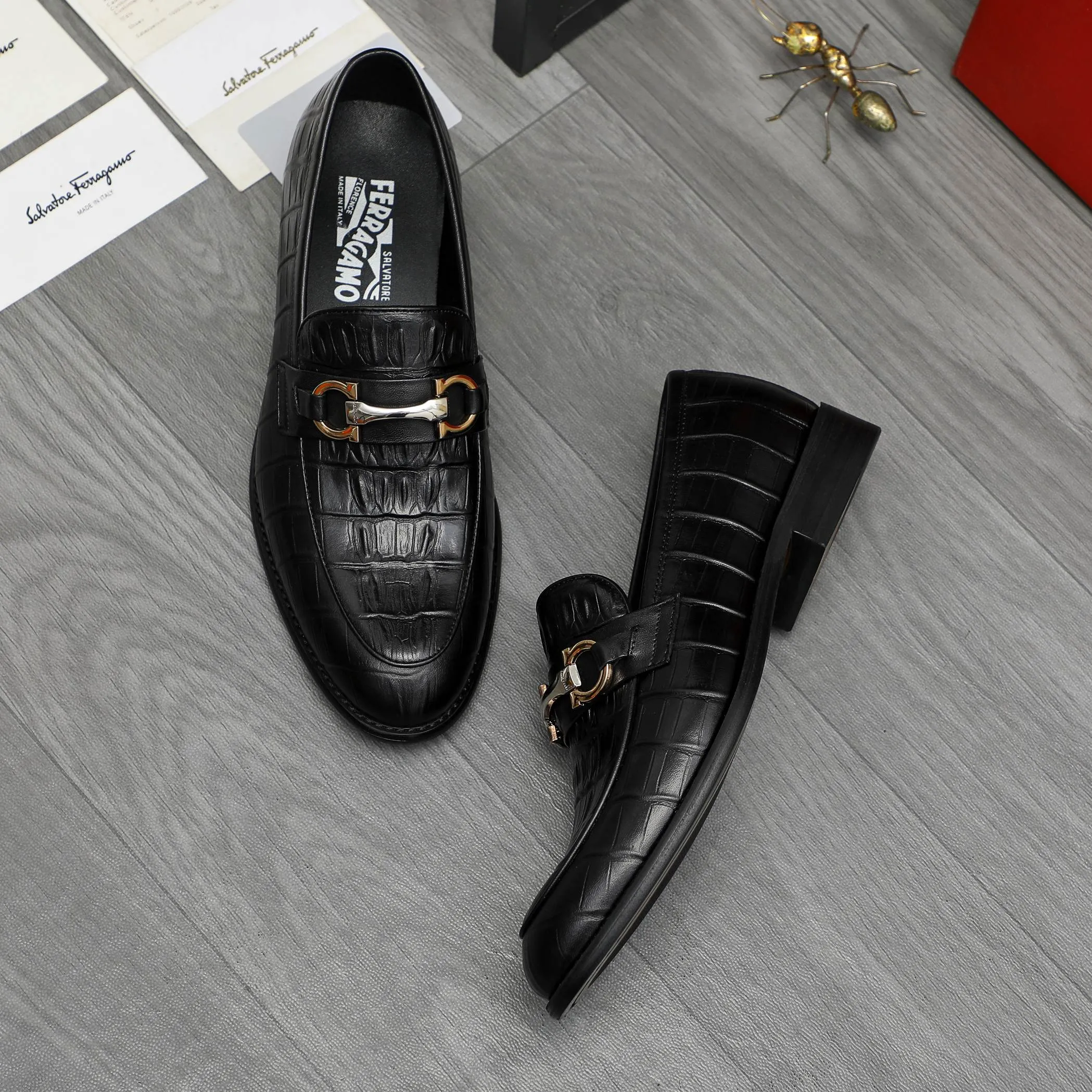 Men's shoes 💰420 Product trademark: Ferragamo " Ferragamo ] Business slip-on leather shoes Regular size: 39-45 (38.46 custom-made, non-refundable) Product materials: Selected stone grain cowhide upper, sheepskin lining, original rubber outsole